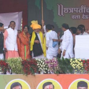 Modi launches offensive against Pawars in Baramati