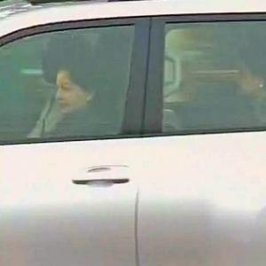 Out of jail, Jayalalithaa returns to Chennai