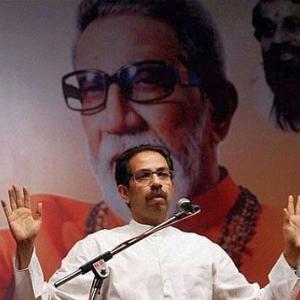 Sena warns BJP against relying on Pawar