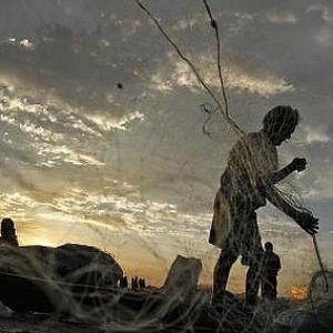 Pakistan jails 88 Indian fishermen