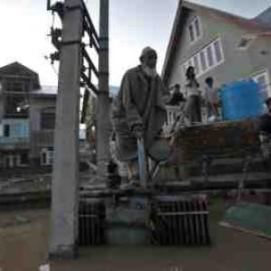 After floods, Srinagar now faces epidemic threat