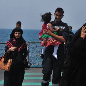 Braving war-like conditions, Navy rescues 800 from Yemen