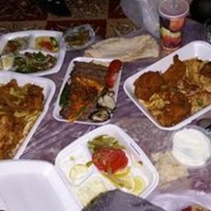 Teen who fled London to join IS tweets picture of 'takeaway feast'