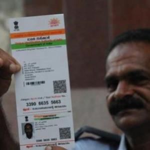 Aadhaar card NOT mandatory for govt welfare schemes: SC