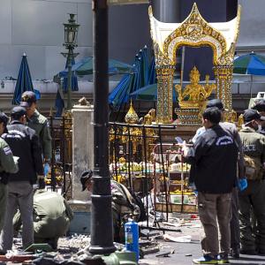 Thailand hunts for Bangkok temple bomber