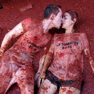 Tomatina is back! Tomato fest leaves Spanish town red