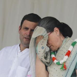 Sonia, Rahul WILL have to appear in court in National Herald case