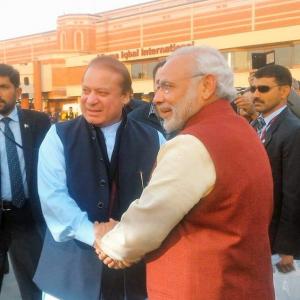 Parties bicker over Modi's Pakistan visit