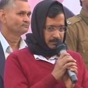 Kejriwal dares govt to arrest him on donation controversy