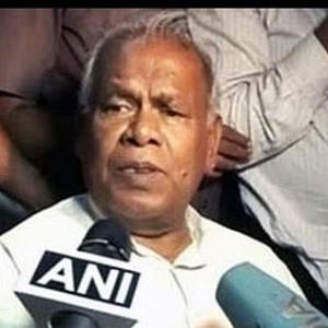 Bihar CM Manjhi recommends governor to sack 2 ministers
