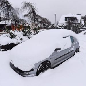 PHOTOS: Snow, rain, ice cover UK in wintry mess