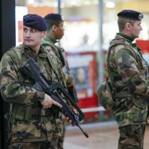Gunman takes hostages at post office near Paris, arrested