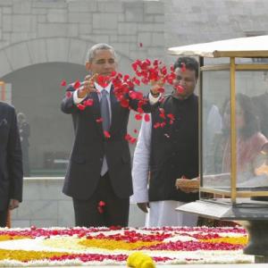Obama pays tribute to 'apostle of peace' Gandhi