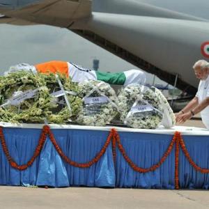 APJ Abdul Kalam's body brought to Delhi; President, PM pay tributes