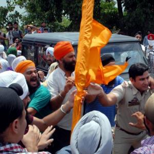 1 killed, 6 hurt as Sikh youth clash with J&K cops