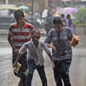 Pre-monsoon showers hit Mumbai, heavy rains likely in West Coast