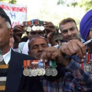 On Day 4 of OROP strike, ex-servicemen are ready to sacrifice their lives