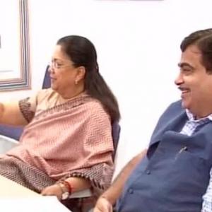 Amidst Modigate, Gadkari meets Raje and extends full support to her