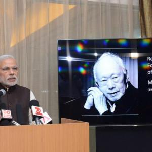 Lee was among the tallest leaders of our times: Modi
