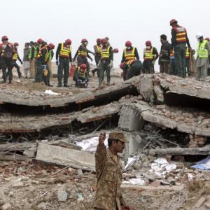 Teenager pulled out alive 50 hrs after factory collapse in Pak