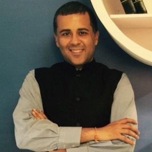 Chetan Bhagat asks 'What do historians do?' He gets apt reply on Twitter