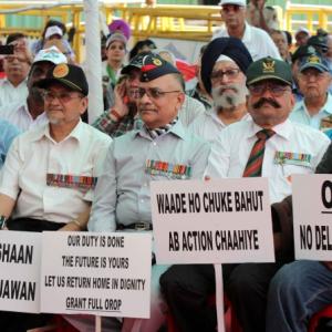 Ex-servicemen hold OROP rally in Mumbai