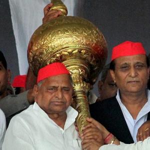 Grand alliance breaks in Bihar; 'humiliated' Mulayam walks away