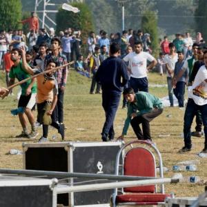 Clashes mar first-ever international half marathon in Kashmir