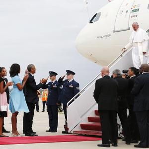 Pope Francis gets rock-star welcome on maiden US visit