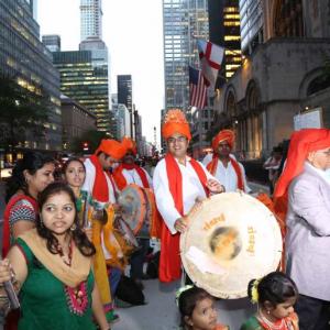 Dhol baaje: A desi welcome for PM Modi in New York