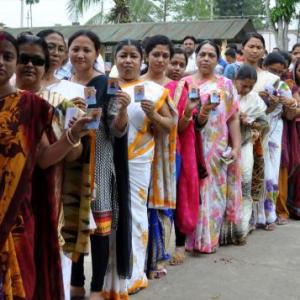 BJP, Cong in close fight in Assam, Ajmal may be kingmaker