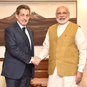 Fmr French Prez meets PM, presses for global action against terror