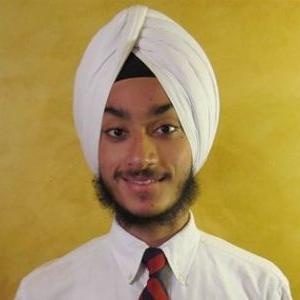 Sikh-American teen forced to remove turban at airport in US