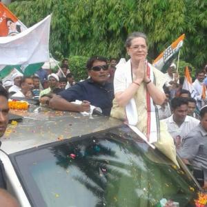 Sonia Gandhi complains of high fever, Varanasi road show halted