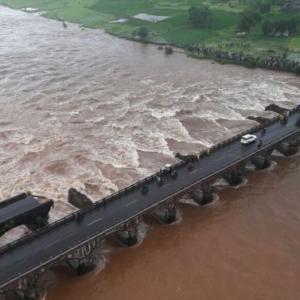 Bridge on Mumbai-Goa highway washed away, 2 dead, 22 missing