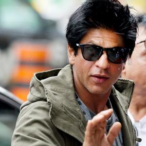US apologises after SRK is detained at Los Angeles airport