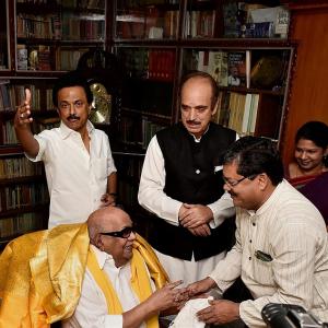 DMK, Congress join hands for Tamil Nadu polls