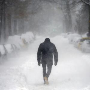 'Snowzilla' buries US from Washington to New York; kills 18