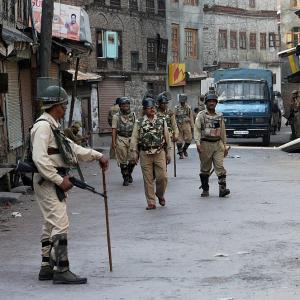 Day 6: Shutters down in tense Kashmir