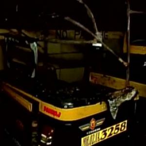 Auto rickshaw burnt in Mumbai, a day after Raj's hate speech