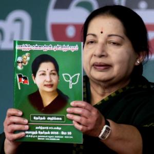 Gold, cellphones, gift coupons: It's raining freebies in Amma's manifesto