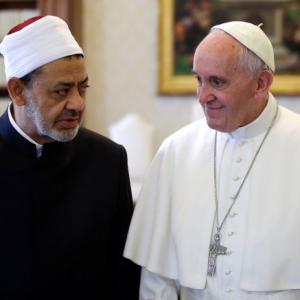 In a first, Pope Francis meets grand imam of Al-Azhar in Vatican