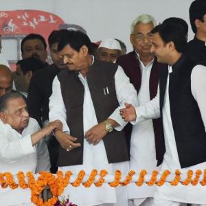Akhilesh's rath rolls on with 'blessings' from father, uncle