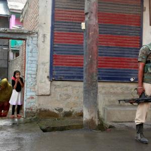 Sinha to Modi: 'You need to take bold steps in Kashmir!'