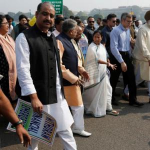 Mamata leads protest march to Rashtrapati Bhavan against demonetisation