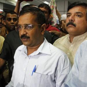 Hardik Patel warms up to Kejriwal ahead of Gujarat polls