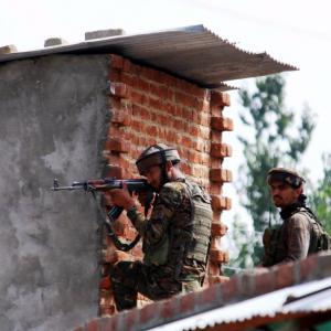 Locals clash with cops after top LeT terrorist killed in Pulwama encounter