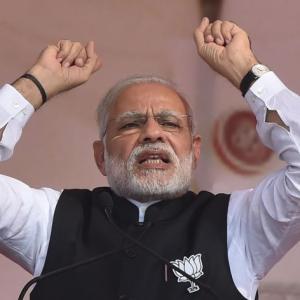 Modi asks UP to end 'vikas ka vanvas'