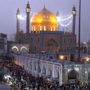 IS executes suicide attack on Sufi shrine; 70 dead, 150 hurt