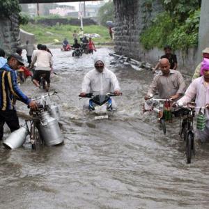 3 dead as heavy rains batter Gujarat